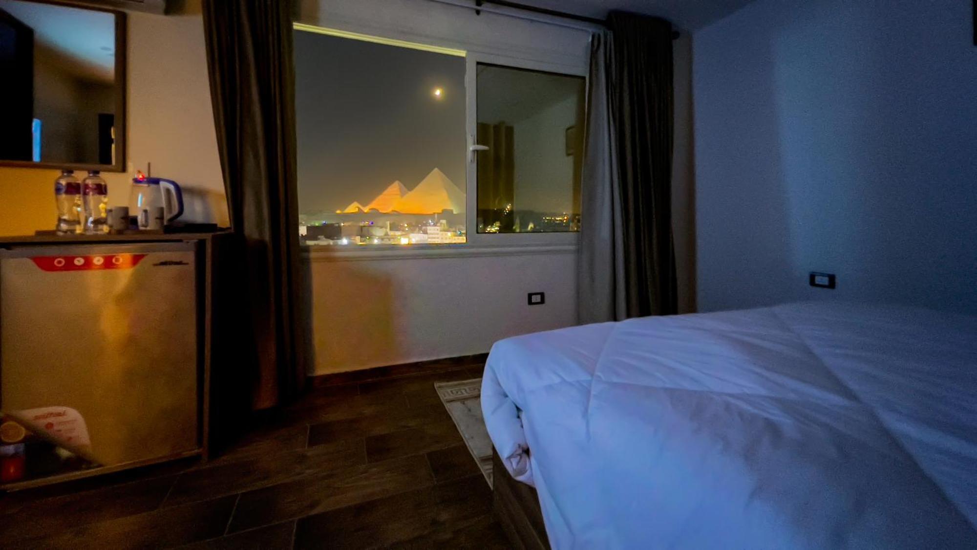 Imperial Pyramids Heights View Bed and Breakfast Nazlet el-Sîsi Eksteriør billede