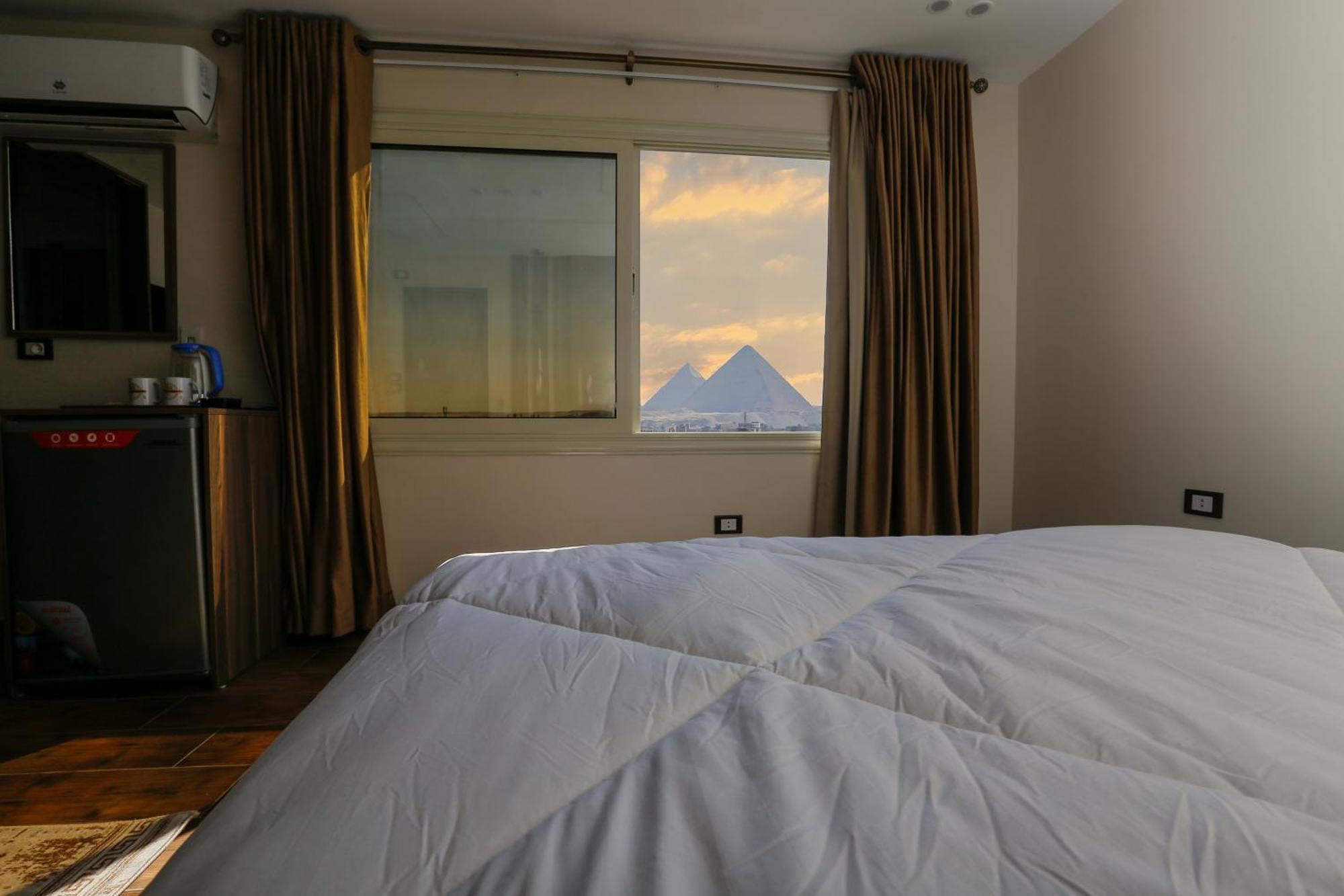 Imperial Pyramids Heights View Bed and Breakfast Nazlet el-Sîsi Eksteriør billede